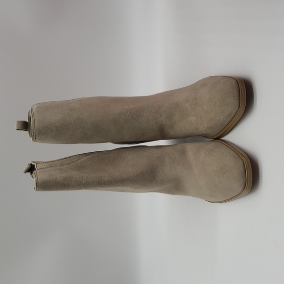 99- Marc Fisher Suede Block Heel Boots Beige Size 11 NWT - Picture 4 of 9